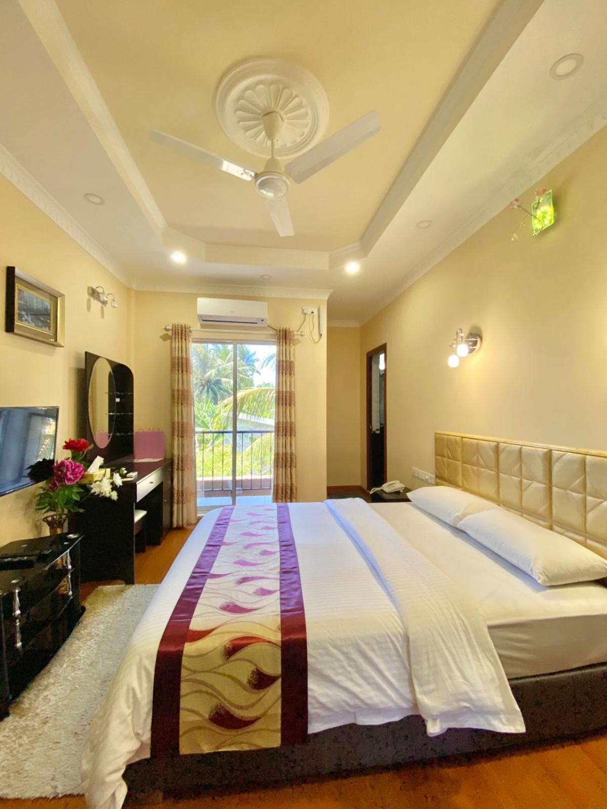 Abuharee Grand Otel Addu City Dış mekan fotoğraf