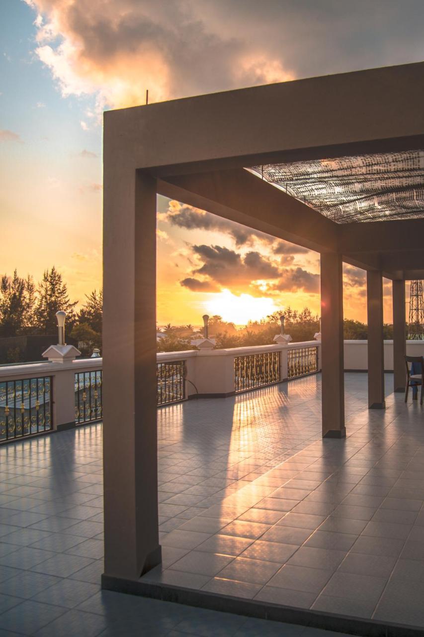 Abuharee Grand Otel Addu City Dış mekan fotoğraf