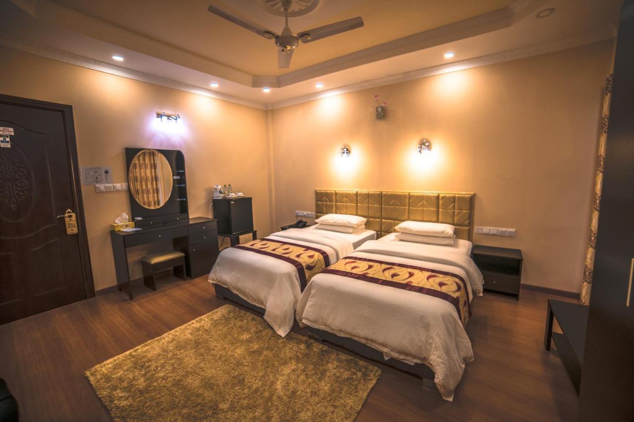 Abuharee Grand Otel Addu City Dış mekan fotoğraf