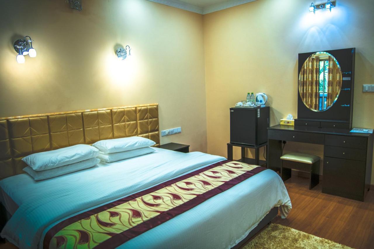 Abuharee Grand Otel Addu City Dış mekan fotoğraf