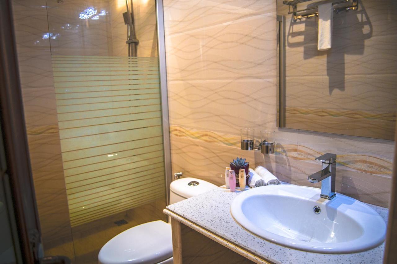 Abuharee Grand Otel Addu City Dış mekan fotoğraf