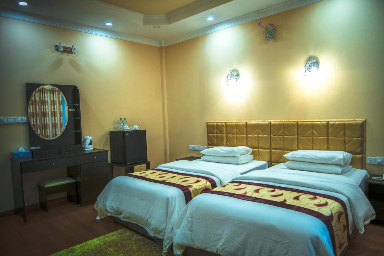 Abuharee Grand Otel Addu City Dış mekan fotoğraf